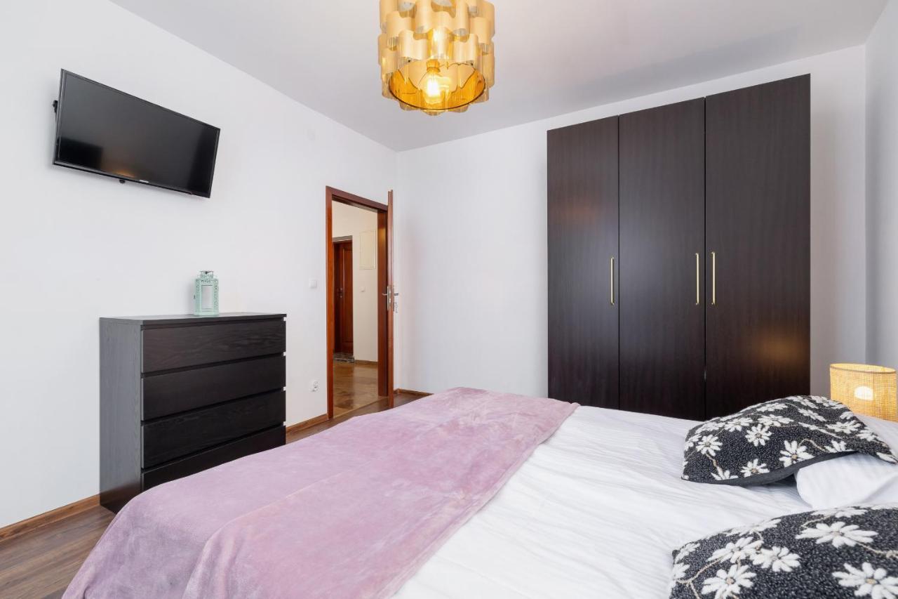 Apartment On Krupowki Street With Mountain View By Renters Zakopane