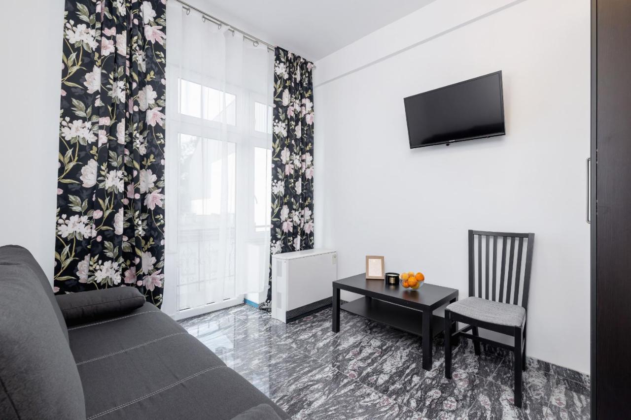 On Krupowki Street With Mountain View By Renters